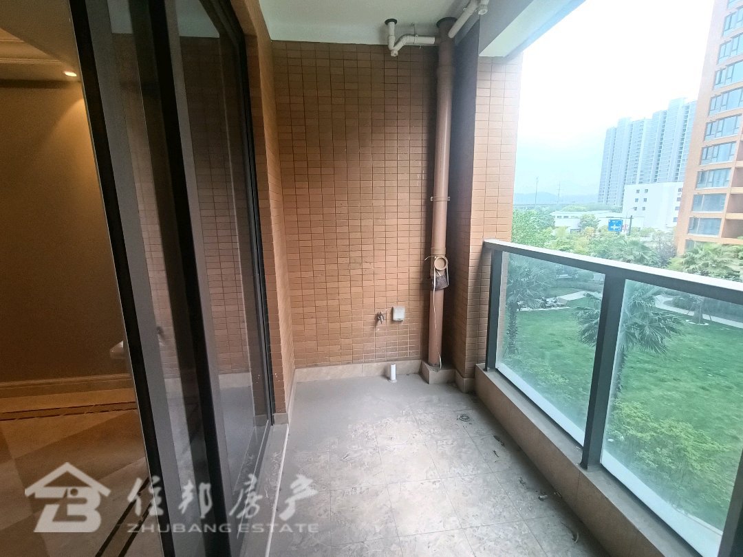 江南名府,江南名府南北超好的地段,住家舒适4