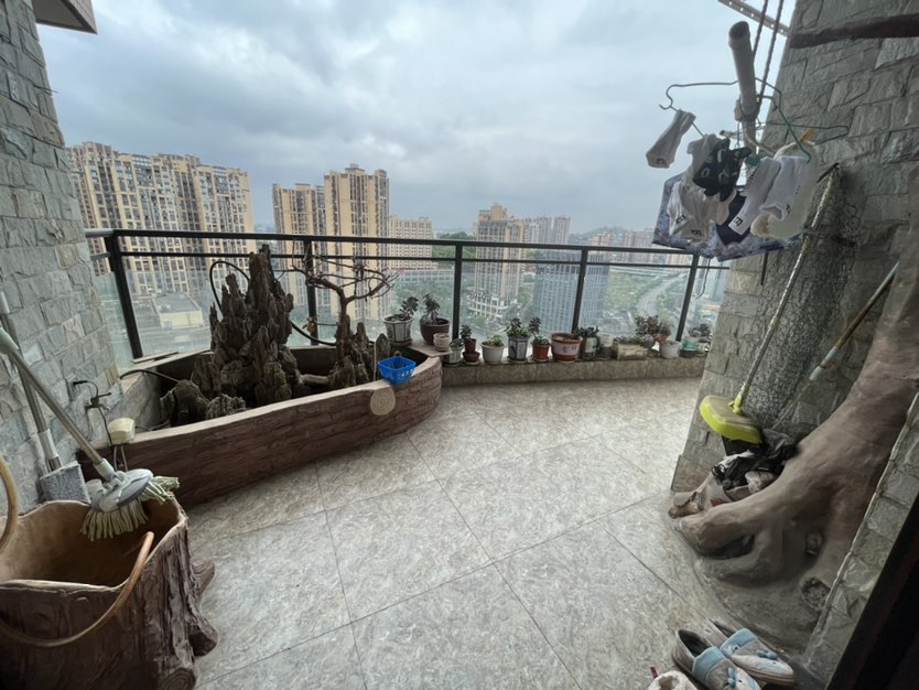 毕加索庄园,城中央二中旁,住家精装大3房2卫,送3个大阳台,拎包入住12