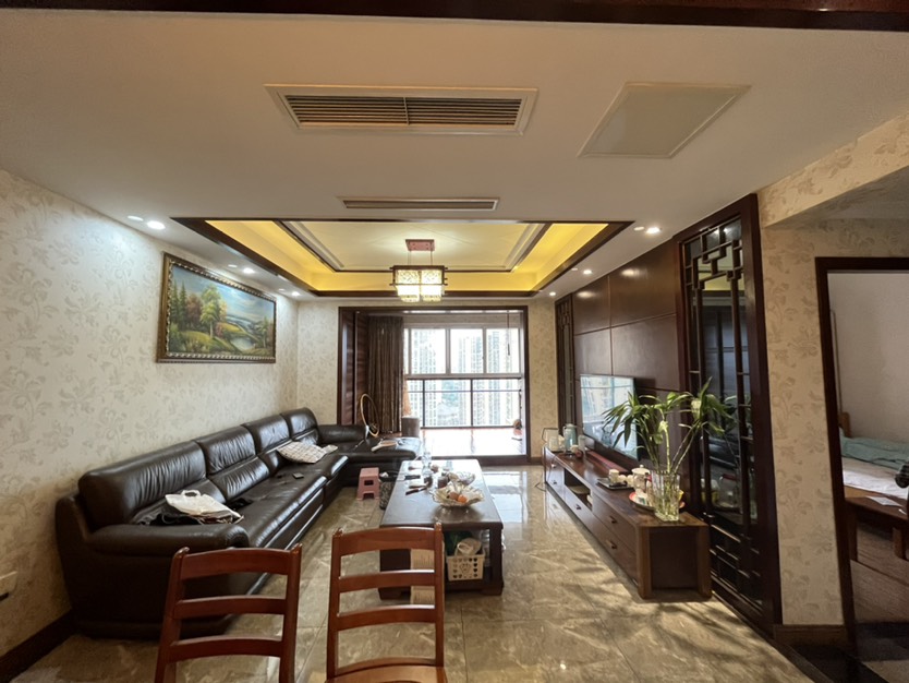 毕加索庄园,城中央二中旁,住家精装大3房2卫,送3个大阳台,拎包入住7