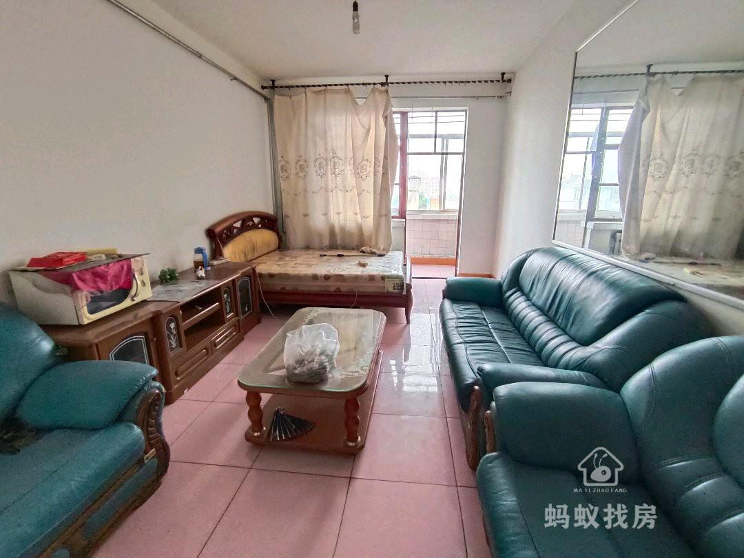 彭阳春酒厂家属楼,彭阳春酒厂家属楼超好的地段,住家舒适2