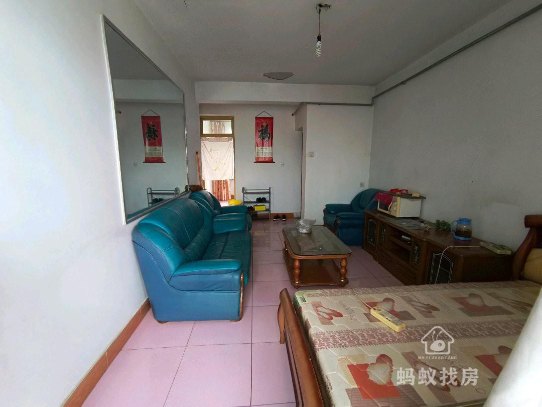 彭阳春酒厂家属楼,彭阳春酒厂家属楼超好的地段,住家舒适3