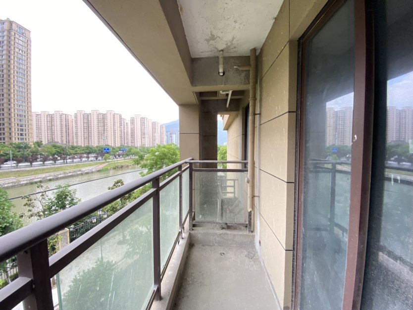 华韵嘉园,143㎡华韵嘉园紧邻地铁,公交便利8