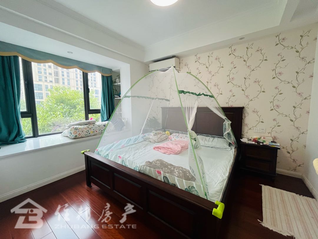 德信泊林春天,泊林春天 满2 5房三卫 自住装修 跃层 带60方大露台2