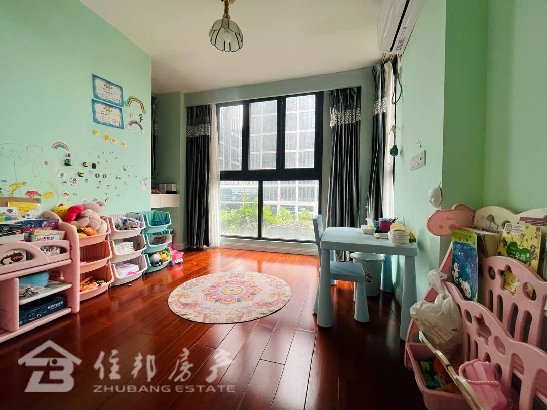 德信泊林春天,泊林春天 满2 5房三卫 自住装修 跃层 带60方大露台5
