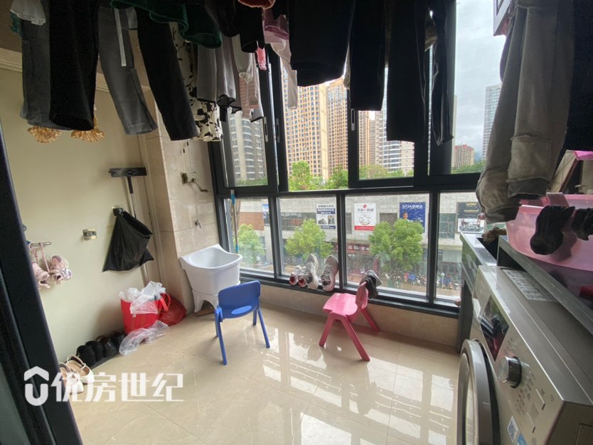 上东曼哈顿,上东曼哈顿精装大4房 周六看房比较方便2