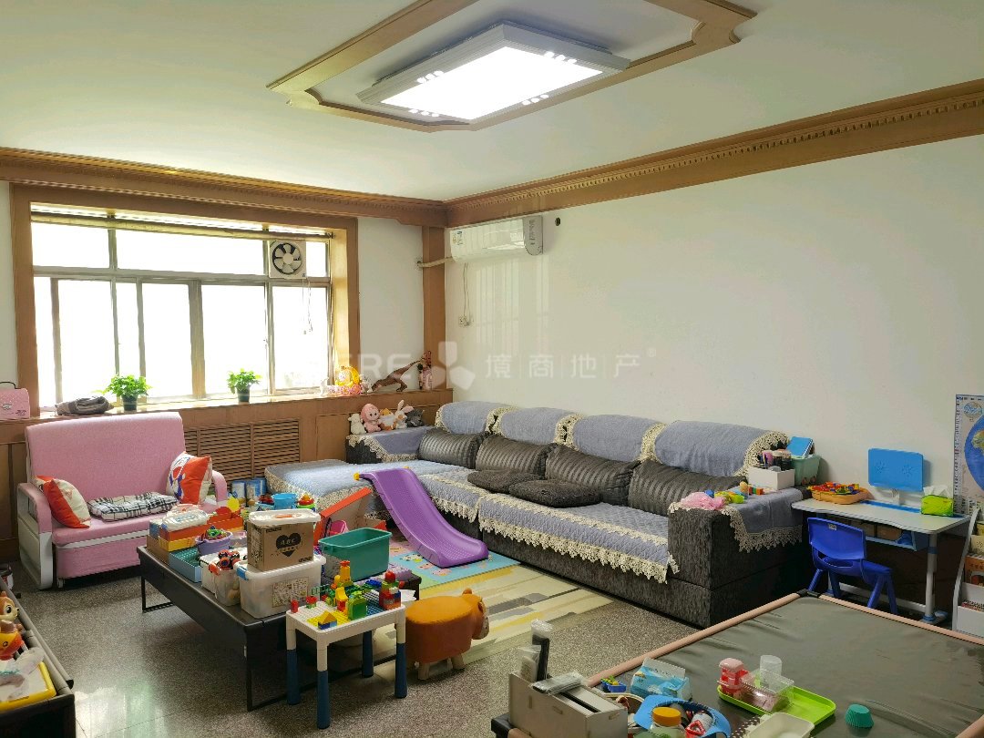 徐家湾小区,凤城九路,开元公园旁,徐家湾小区,一楼三室,可按揭4