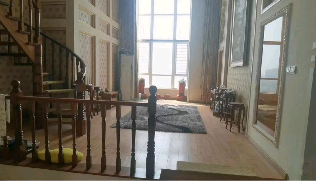 假日山水华庭一期,两个车位 两个车库 价格单算4