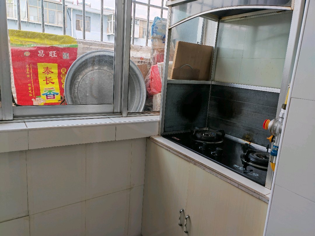 友好路,友好路,八中对面,67.35平米,南北通透,地理位置佳,出行7