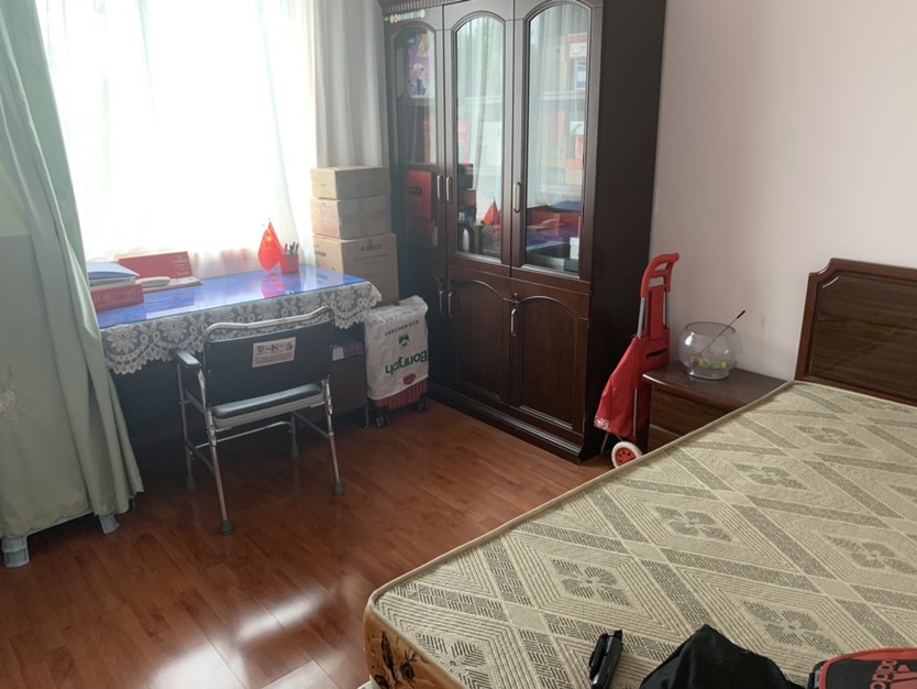 总工会宿舍,广中对面,世纪花园酒店旁,停车方便,生活交通便利4