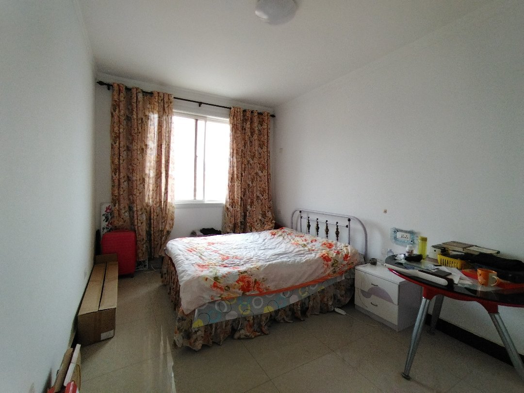 芙蓉苑东区,三室两厅一卫一厨,楼梯房2