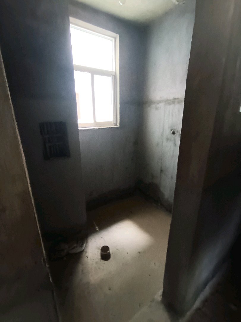 丽水金都,南片区丽水金都四居室南北朝向,毛坯房,带车位8