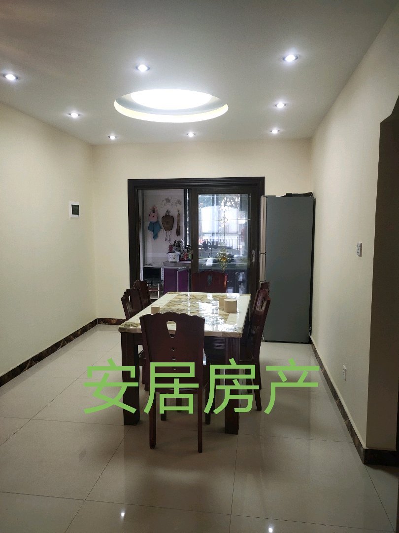 泰阁小区,性价比超高的4室2厅2卫1阳台 阳光 视线 无忧!2