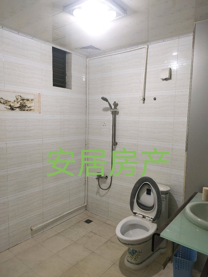 泰阁小区,性价比超高的4室2厅2卫1阳台 阳光 视线 无忧!4