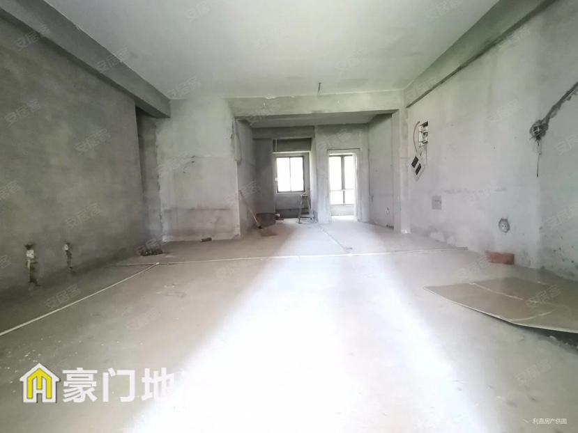 美伦阳光园,南岸美伦边套三彩,满三 126万 一口价3