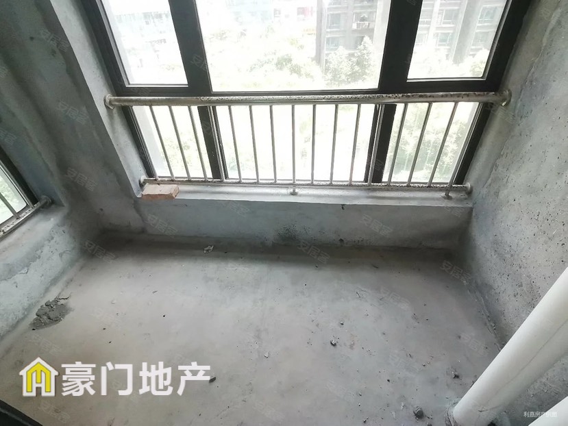 美伦阳光园,南岸美伦边套三彩,满三 126万 一口价4