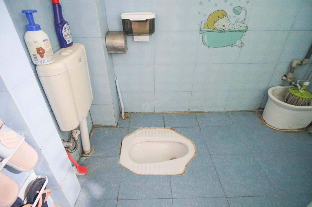 110街坊,110街坊好房出售!此房两证全!房主急售,价格可议!4