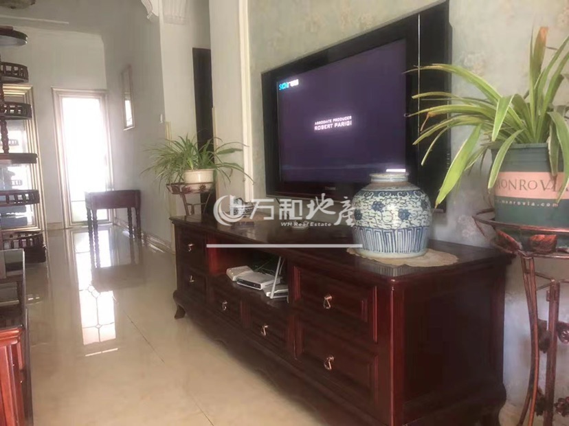 物华南苑B区,南门低楼层套二,价格好谈诚心出售3