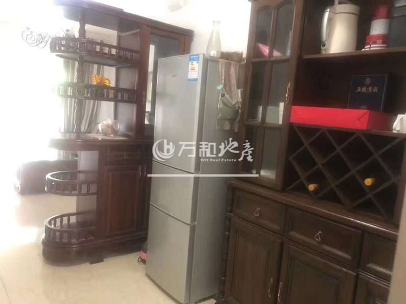 物华南苑B区,南门低楼层套二,价格好谈诚心出售5