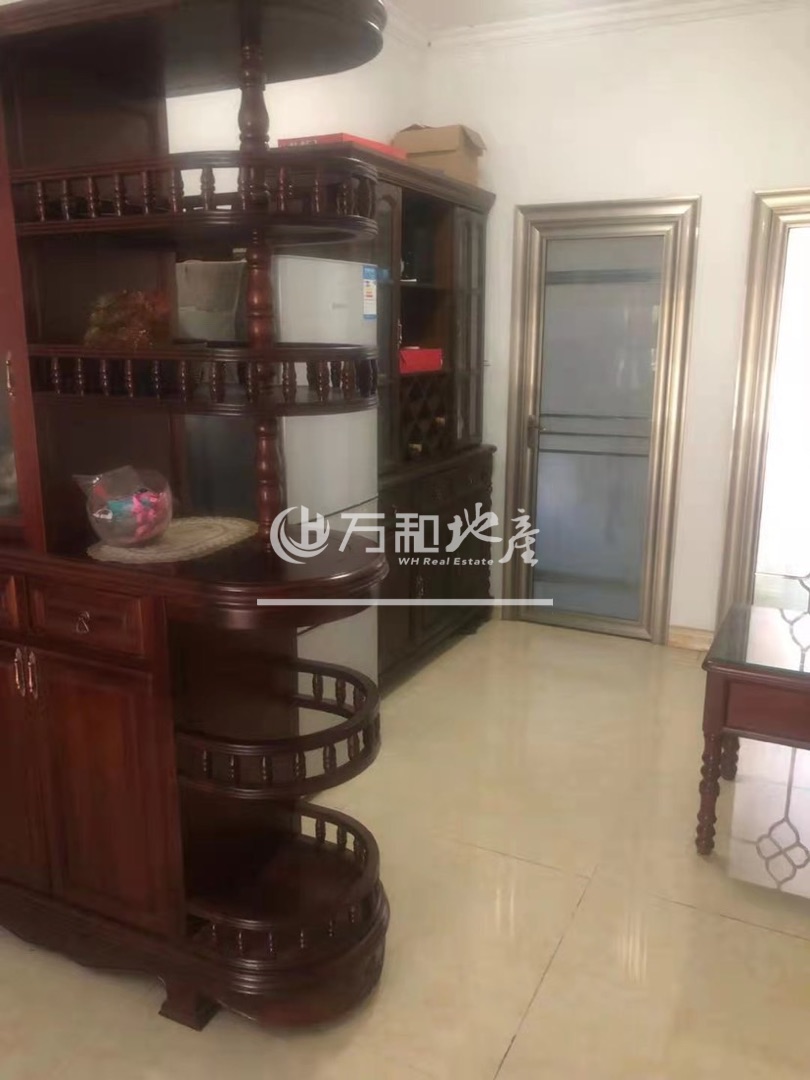 物华南苑B区,南门低楼层套二,价格好谈诚心出售2