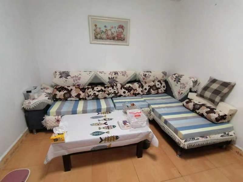 中山北路40号,驿前街口好又多楼上,精装修,拎包入住3