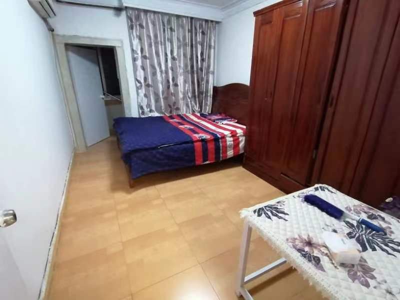 中山北路40号,驿前街口好又多楼上,精装修,拎包入住8