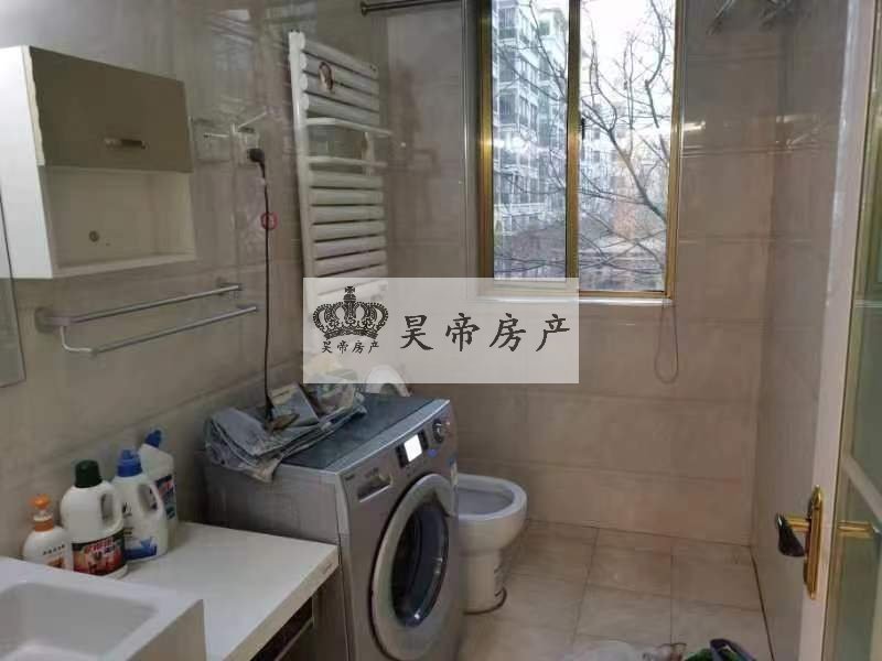 天润园小区,天润园小区三室两厅两卫,南北通透,面积是137平,3