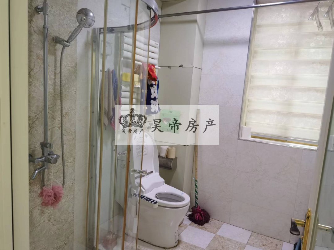 天润园小区,天润园小区三室两厅两卫,南北通透,面积是137平,2