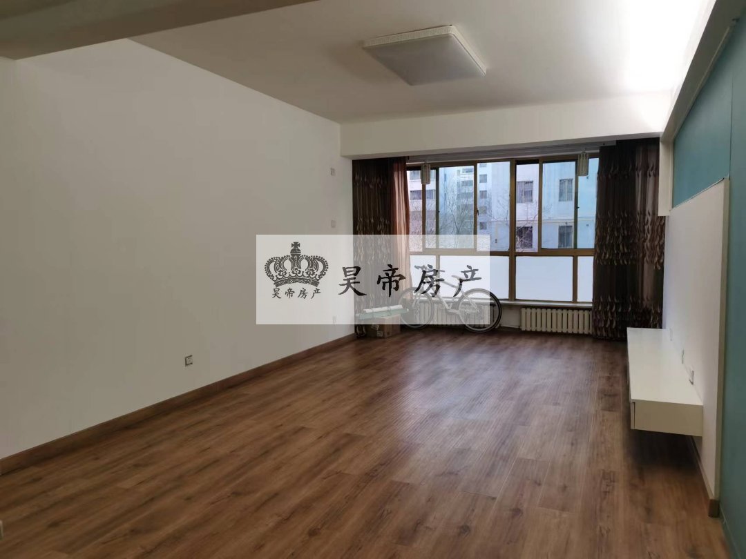 天润园小区,天润园小区三室两厅两卫,南北通透,面积是137平,4
