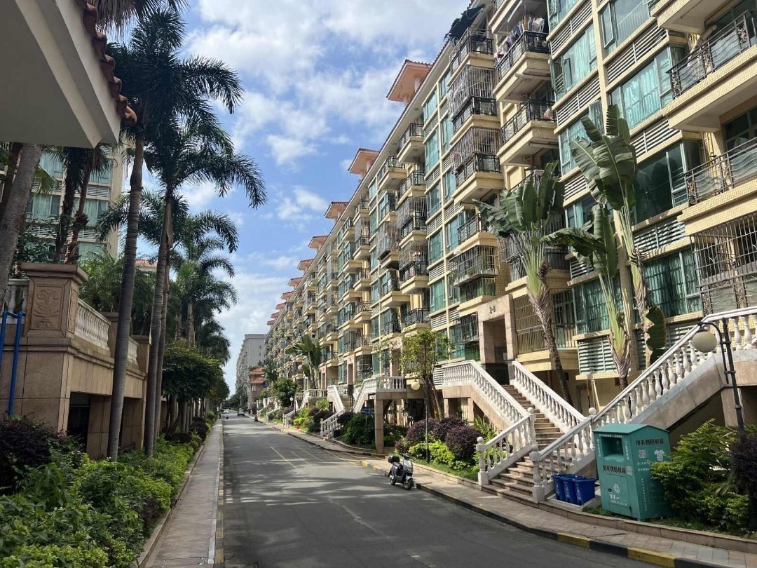 盈彩美地,盈彩美地 精装三房出售 位置优越交通便利10