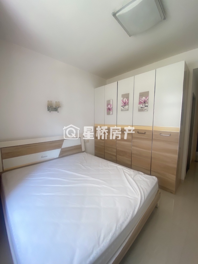 杰汇华庭,新区电梯房朝南,基本没住5
