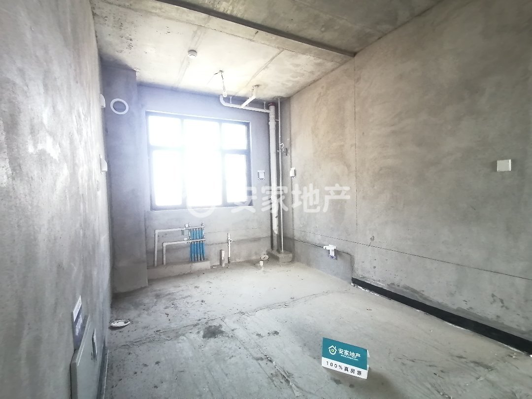西建天茂上郡,上郡 毛坯东边户 三室两卫 证在手满二9