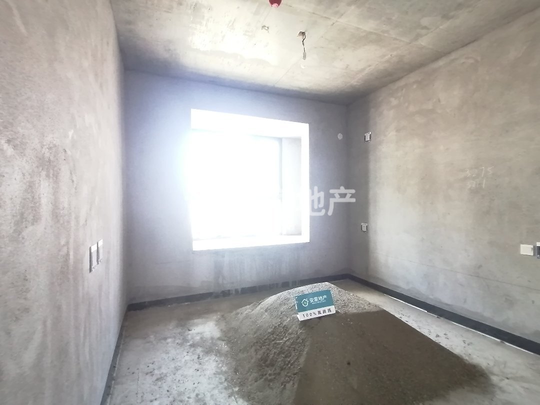 西建天茂上郡,上郡 毛坯东边户 三室两卫 证在手满二5