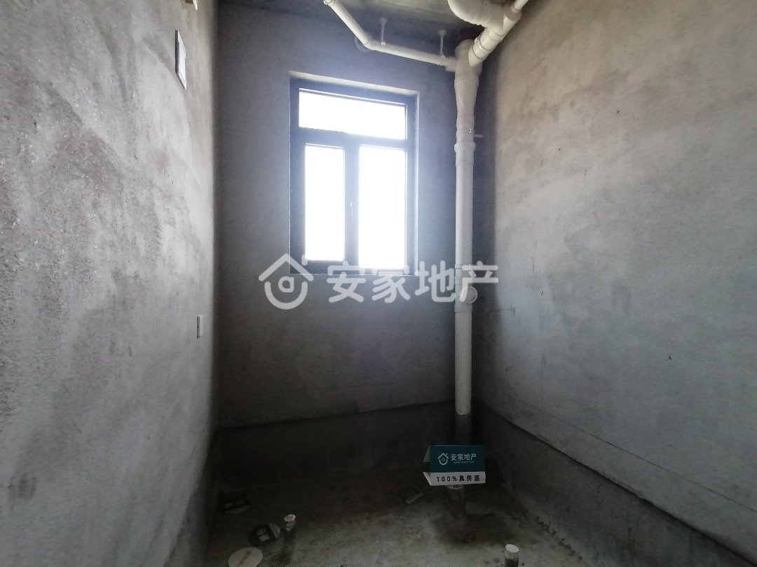 西建天茂上郡,上郡 毛坯东边户 三室两卫 证在手满二4