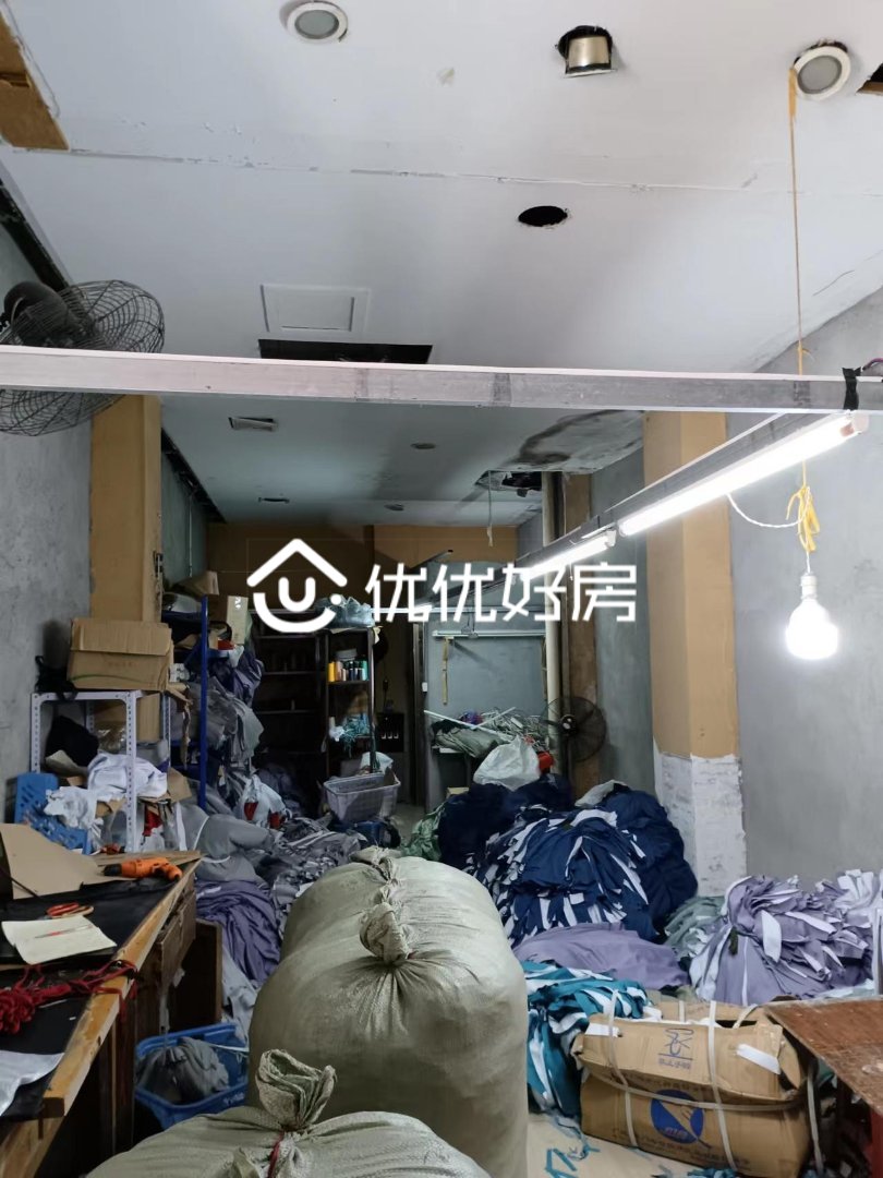 国安新城,繁华地段,交通方便,适合养老居住。2