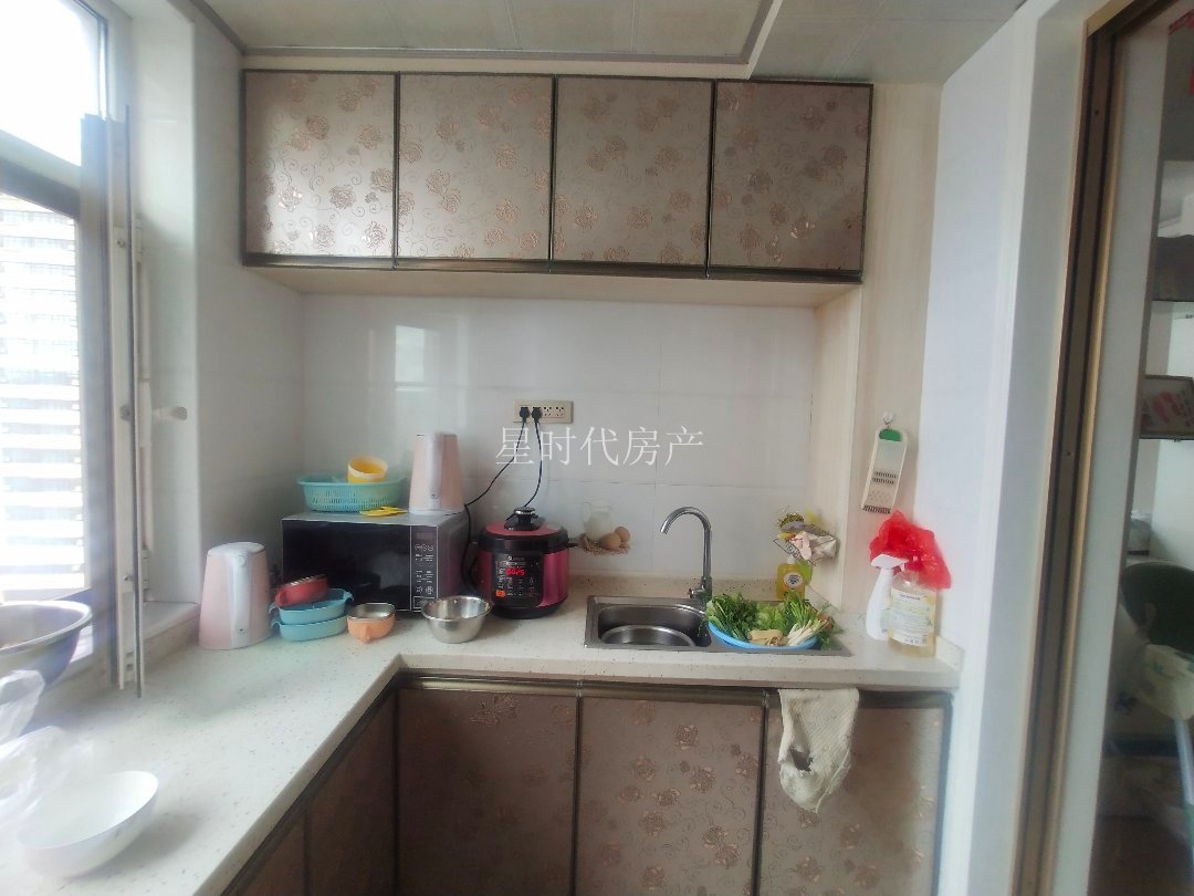 润泽园,两室两厅一卫,精装修,可按揭9