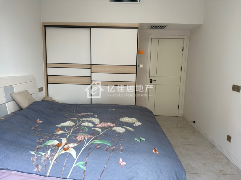 维也纳美泉宫,精品电梯婚房!!客厅卧室均落地窗!城中芯好地段好楼层!4