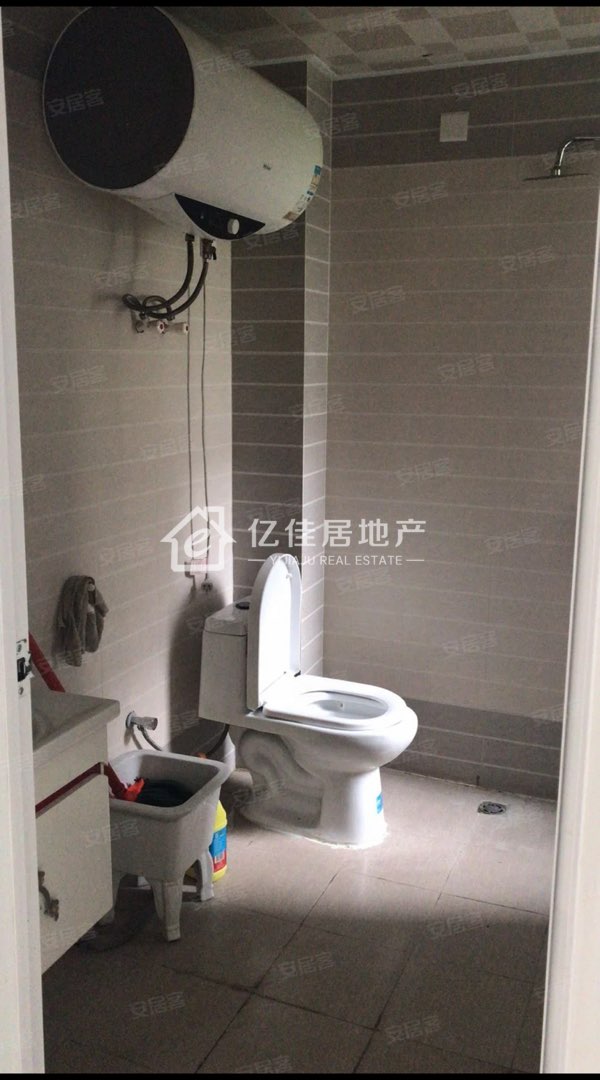 万基花园三期,万基花园三期纯板房,户型3室2厅2卫1阳台急售!房型极好!6