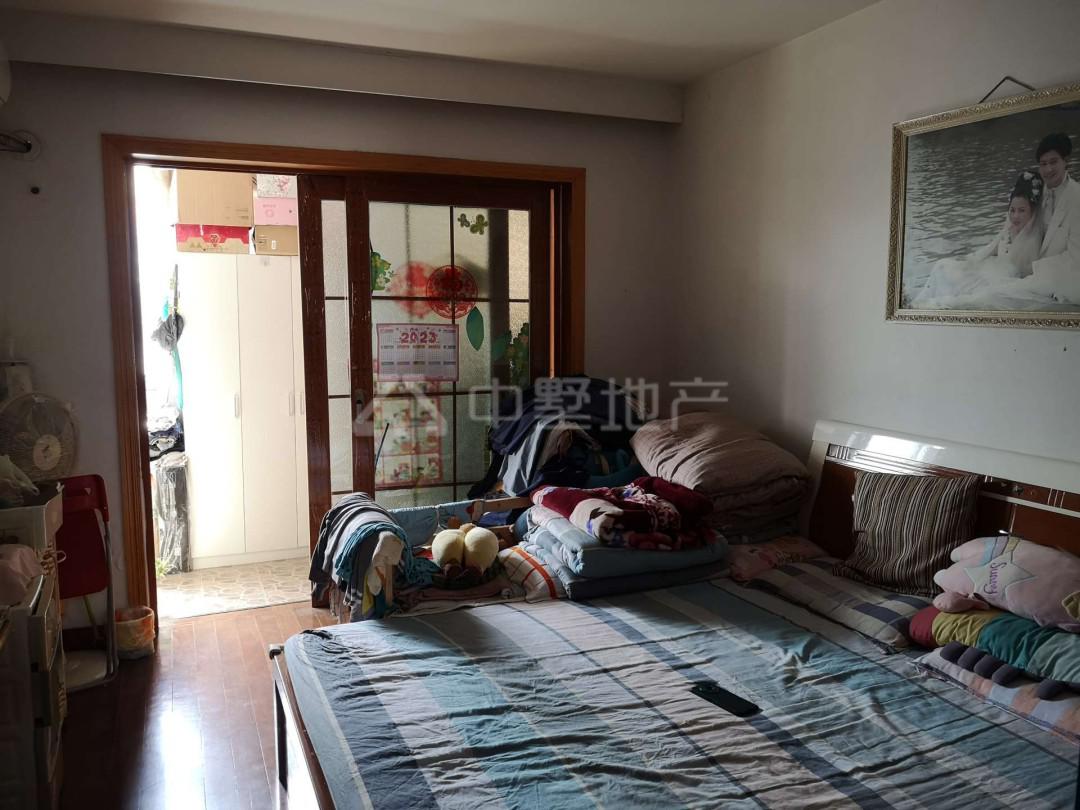 苜蓿园山庄,南北通透,3室1厅1卫1阳台全南,户型非常棒,有户型为证4