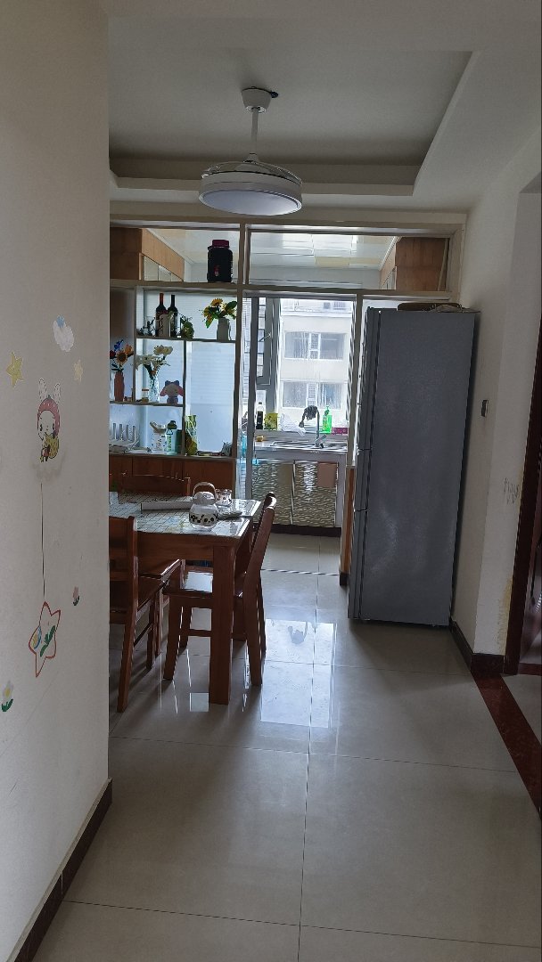 凤凰城,精装修带家具家电,房本满三,包过户4