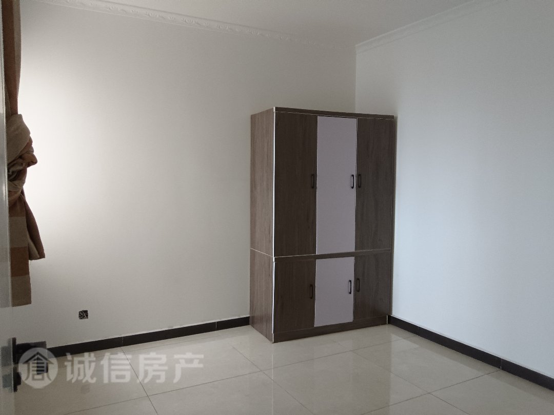 花王新村,满二位置好,楼层好采光佳,诚心出售3