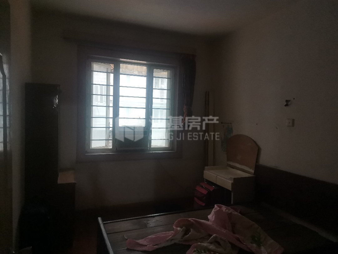 梨园一区,67㎡梨园一区紧邻地铁,公交便利2