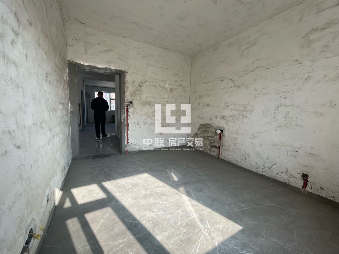 向阳小区,三室两厅一卫,满二,带十平米地下室,周的钥匙2