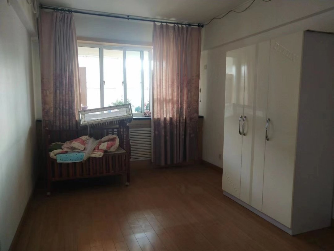 青藏铁路花园,青藏铁路花园四室两厅两卫简单装修集中供暖南北通透可贷款出售12