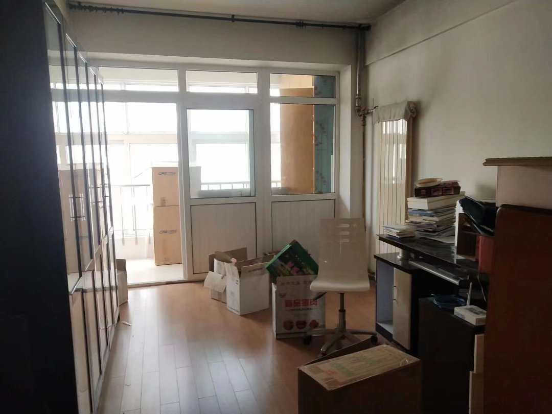 青藏铁路花园,青藏铁路花园四室两厅两卫简单装修集中供暖南北通透可贷款出售9