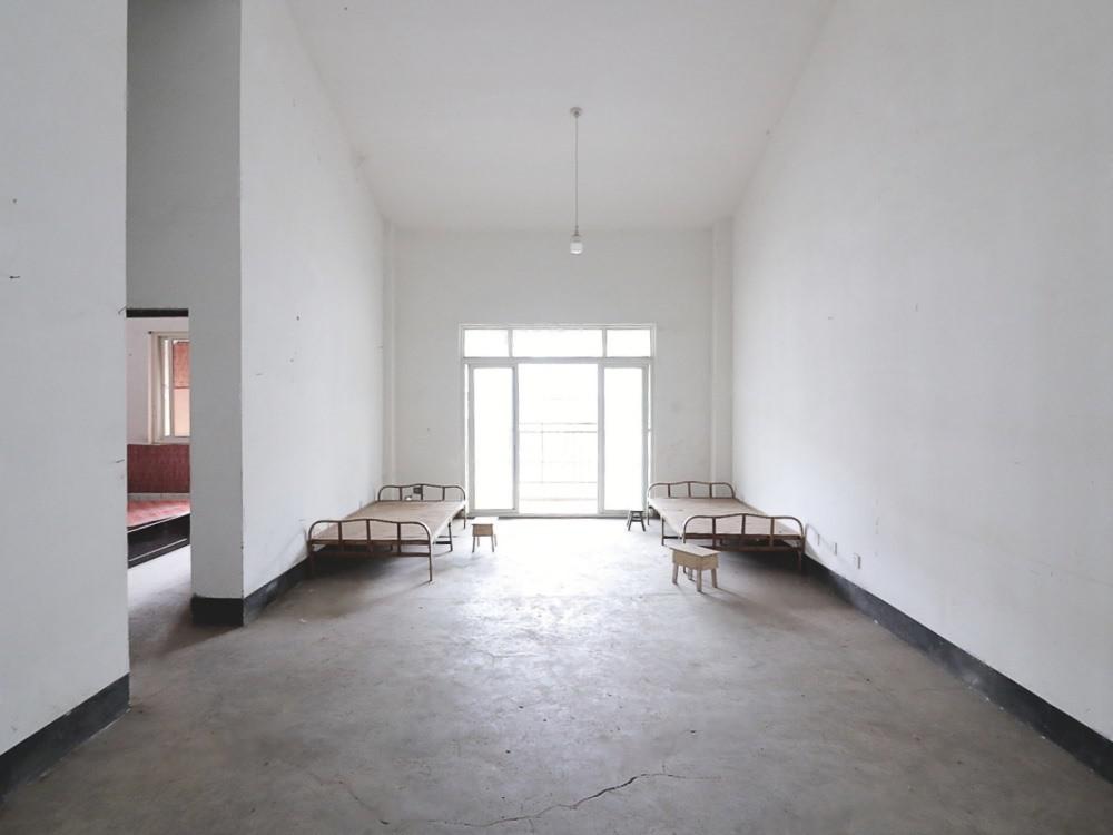 龙顺家园,龙顺家园 3室2厅2卫1阳台毛坯 使用面积大楼层好1