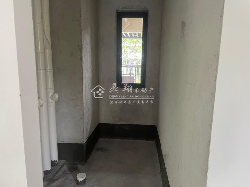 中梁湫水名邸,湫水名邸这套位置好,户型佳,楼层低采光好的2