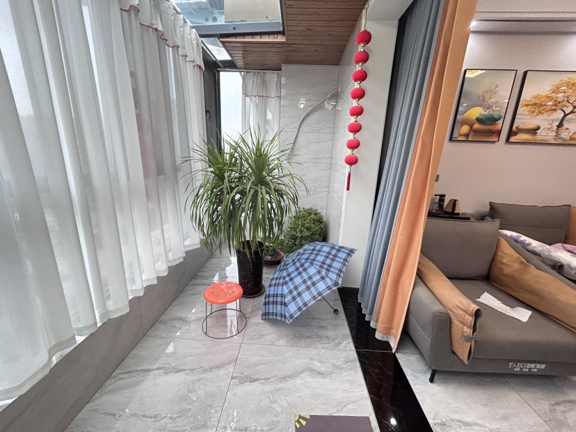 莱茵河畔,莱茵河畔顶层复式,精装修拎包入住客户已定5