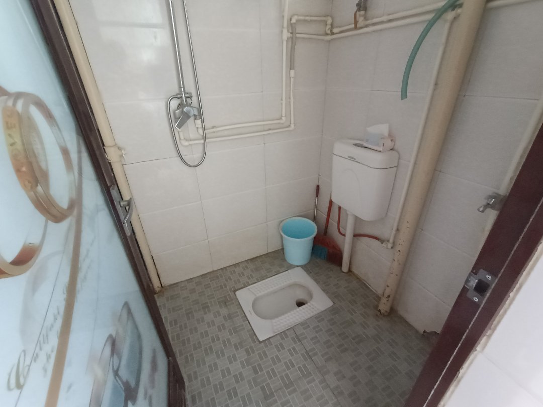 正阳北路工行宿舍,正阳北路工行大楼四楼精装修带家具家电,免费停车,可以改三室9