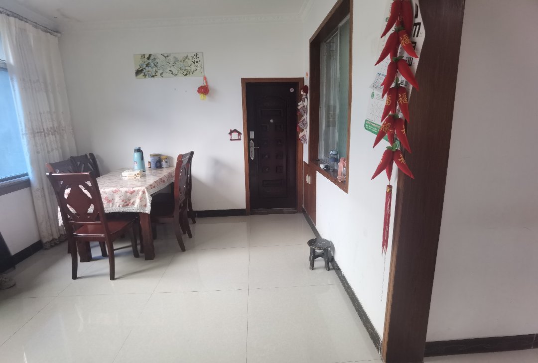 临江小区,一小校区房 有小区 靠滨江路 证年齐全3