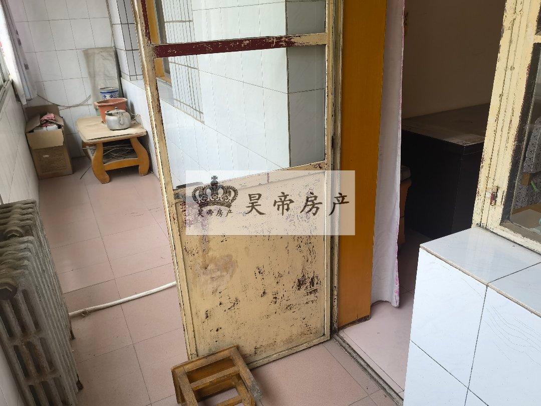 安泰家园,安泰家园 卫生间带窗户,东西通透,房子出租中,看房提前约2
